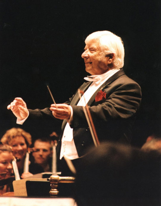 Elmer Bernstein conducts at age 80 in London.