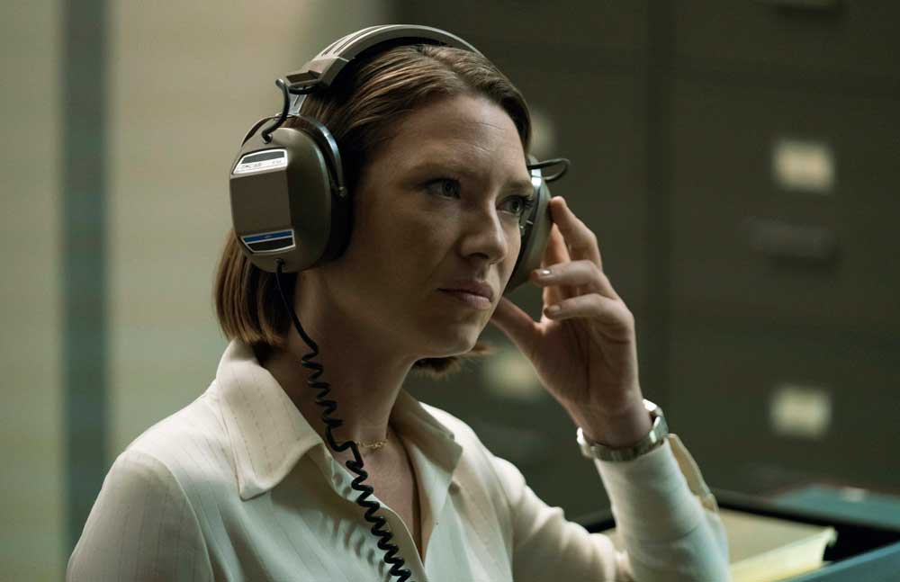 Anna Torv as Wendy Carr